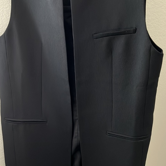 Vest - Picture 3 of 4